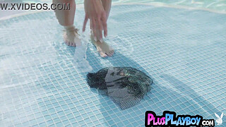 Big boobs MILF stunning striptease session after hot posing in lingerie