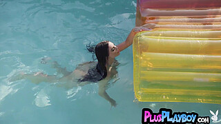 Big boobs MILF stunning striptease session after hot posing in lingerie