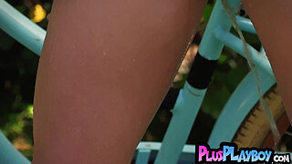 Cute teen in sexy bikini hot posing and all natural babe exposed nice body