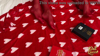 Foot Worship And Candies: Kira Queen’s Sexy Valentine’s Sleepover!