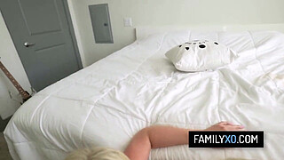 Stepmom teaches her stepdaughter how to suck her stepdad's cock properly - Slimthick Vic, Chanel Camryn