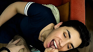 Quickie! Blowjob on the couch and cum mouthful