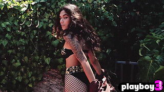 Inked all natural teen exposed hot body so hot babe enjoyed hot striptease