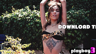 Inked all natural teen exposed hot body so hot babe enjoyed hot striptease