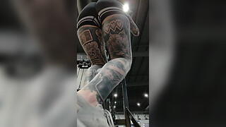 Booty at the gym hot milf ass