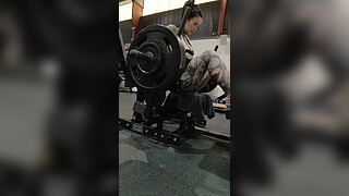 Booty at the gym hot milf ass