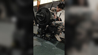 Booty at the gym hot milf ass