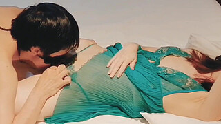 A slender, cute married woman wearing sexy green lingerie is made to climax in missionary position and cunnilingus. Home made amateur personal shooting kawasaki JK