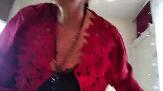 Cock-lifting mature bitch Aimee Hot MILF: red, black, ponytail and cock in mouth!
