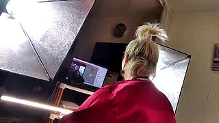 Cock-lifting mature bitch Aimee Hot MILF: red, black, ponytail and cock in mouth!