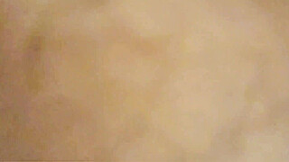 The sportswear saleswoman lets herself be taken without a condom, testing the results of the gym