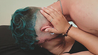 The young girl ran away from her boyfriend at the party and came to have sex with me in the bedroom.