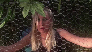 Anal sex and double penetration are how the blonde milf likes to enjoy herself