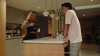 MILF Mature woman asks me for a strange favor: a glass of semen for a beauty treatment