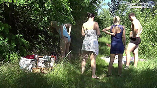 Real Amateur Foursome Voyeur Behind The Scenes (1080)