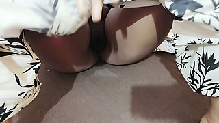 Viral stepsister enters sister-in-law's room