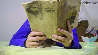 This blonde beauty with a delicious ass knows what men like! Her big ass on all fours is simply perfect...