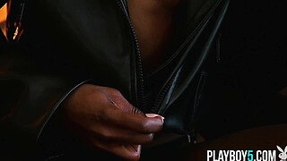 Ebony MILF babe with a hairy pussy and booty Ana Foxx is a star