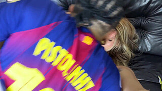 Raphinha's son from Barcelona ate the 20-year-old blonde and tried to shove his thick penis up her ass, but it wouldn't go in.