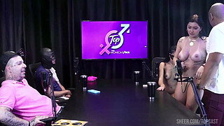 Negão Pauzudo, fucked 2 married women at once live. Lucas Ferraz, fucked Monica Lima and Nayra, young people from Imperium, live for everyone to see.