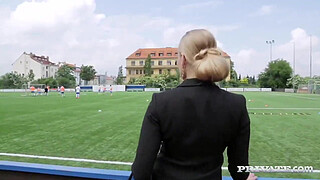 Kayla Green, Busty MILF in a DP threesome