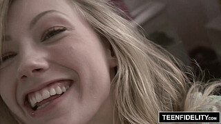 TEENFIDELITY Ivy Wolfe Birthday Creampie