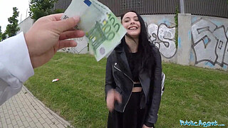 Public Agent Alessa Savage Gets Creampied Outdoors