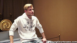 Young Courtesans - Solo play Renata before sex date