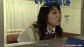 Asian sucking hard on the fat dong