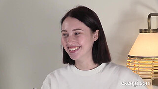 Dream Girl Malory Malibu Gets Her Sweet Pussy Eaten For The 1st Time!