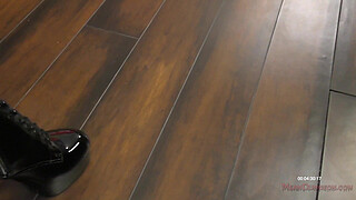 Goddess Alexis Fawx - She's A Mean Bitch