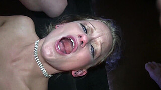 The blue eyed blonde Lacy loves to squeeze the sperm out of german swingers