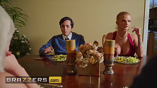 Busty blonde (Joslyn James) joins hot threesome with (Kiara Cole) - Brazzers