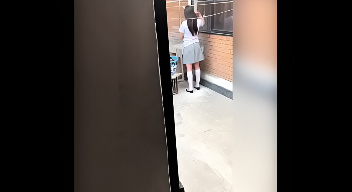 I Fucked my Cute Neighbor College Girl After Washing Clothes ! Real Homemade Video! Amateur Sex!