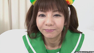 Tender Japanese teen gets her tender pussy shaved