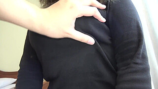 I tried using a small toy. The reaction was great.