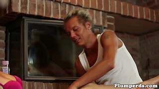 Massage loving bbw gets pussylicked