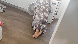 Fucking my friend's inside the washing machine in doggy style, cumshot in her ass