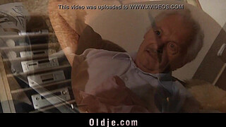 Adorable Iwia fucking grandpa