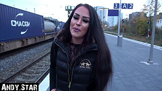 Pregnant in the station toilet ... You run the sperm out of the pussy!