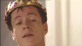 Black Widow Katalin and Rita Faltoyano Bathe Together before a Facial