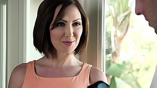 Yasmin Scott Swallows Cum