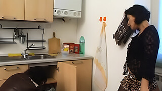 Stocking brunette housewife need sex