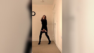 Beautiful British milf snatching a knee trembler