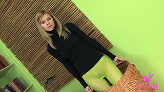 Pooksi.com - Blonde Ruskie Elizabeth J Strips & Poses Nude!