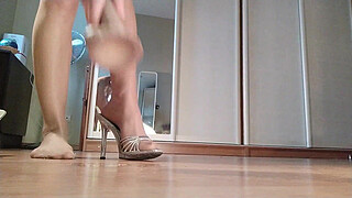 Pantyhose, pussy, dildo, squirt. Record of pvt chaturbate session.