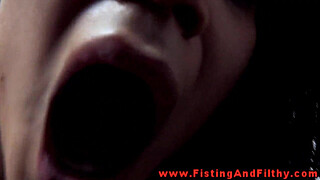 Fisting Jasmine Jae in this german movie