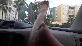 Paty butt doing fetish podolatria (complexion by feet)