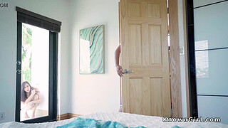 Amateur girlfriend gets feet cumshot