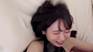 Japanese Girl Gives Blowjob,Bukkake.